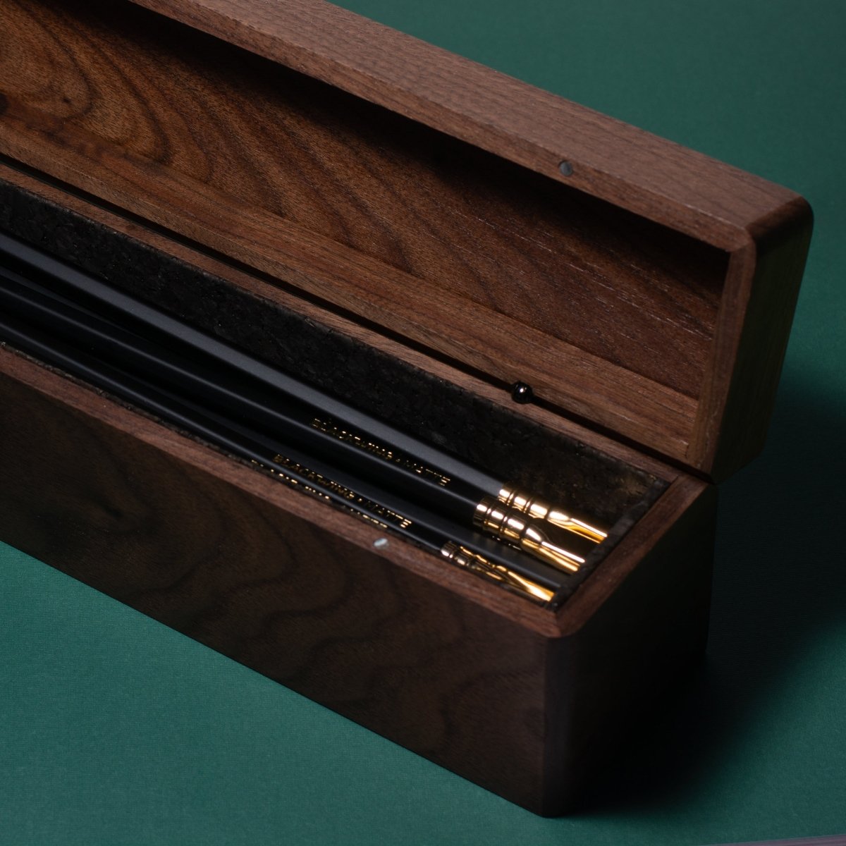 Blackwing Walnut Box comes with 24 pencils