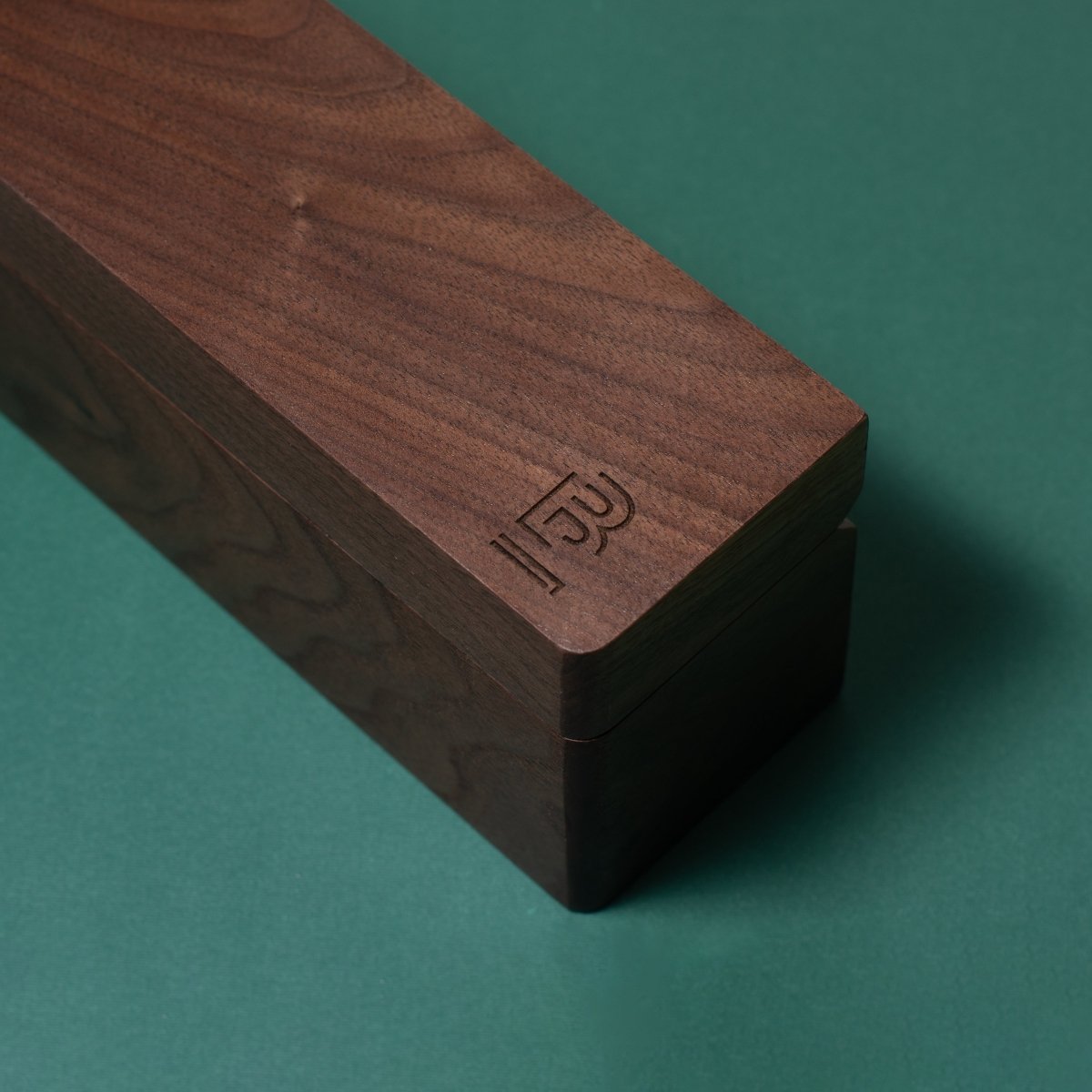 Blackwing Walnut Box with "B" Emblem