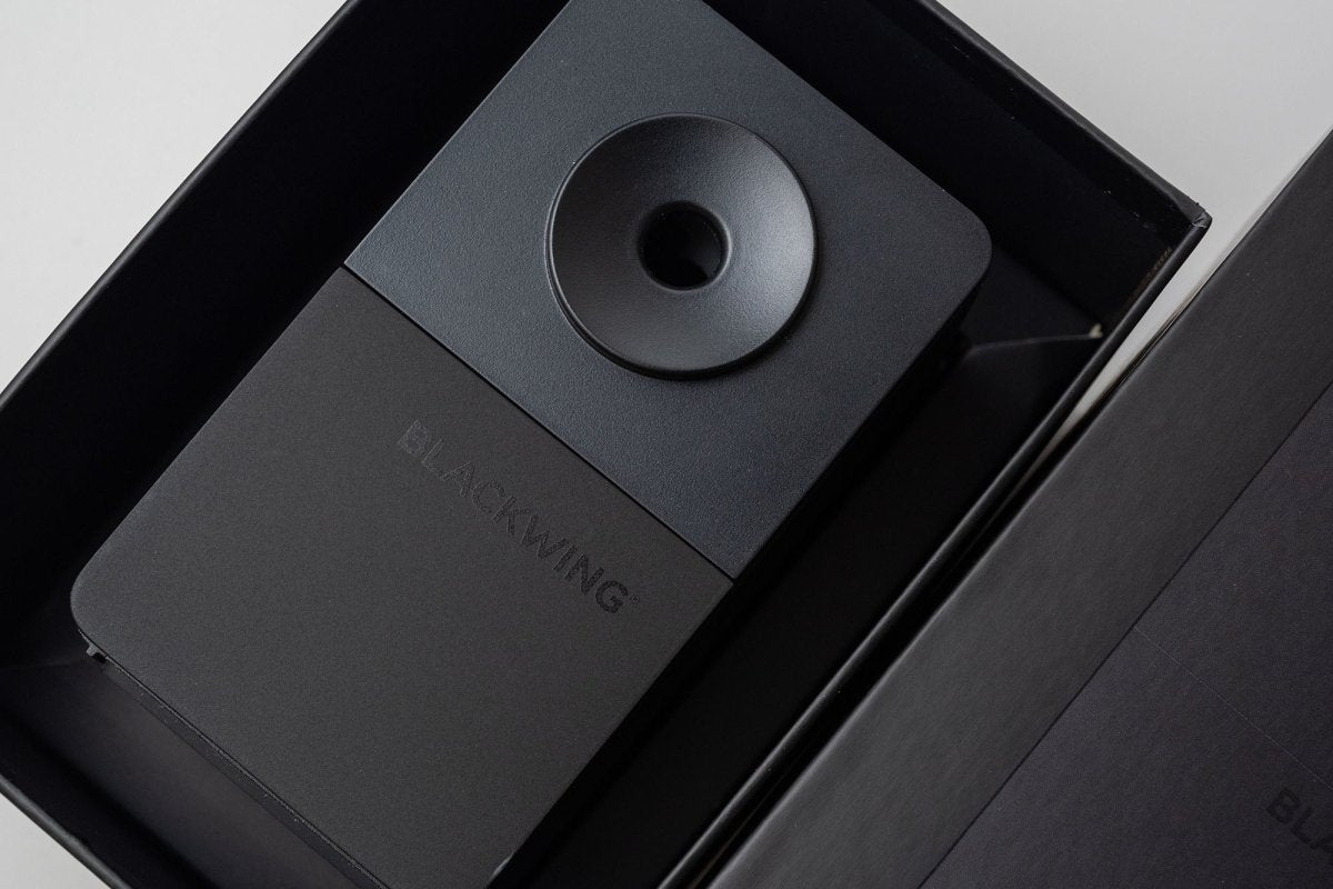Blackwing Desktop Sharpener unboxing